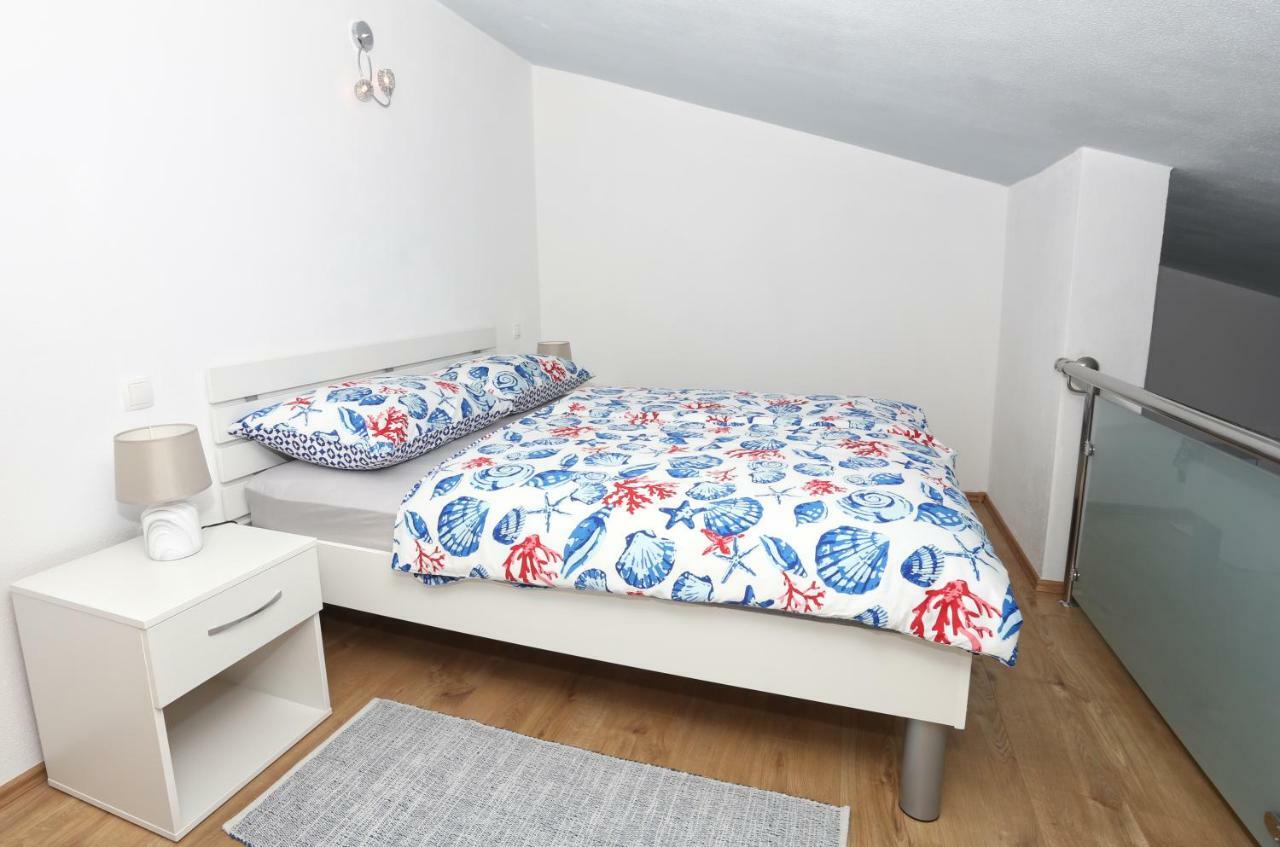Apartman Kristian Trogir Exterior foto