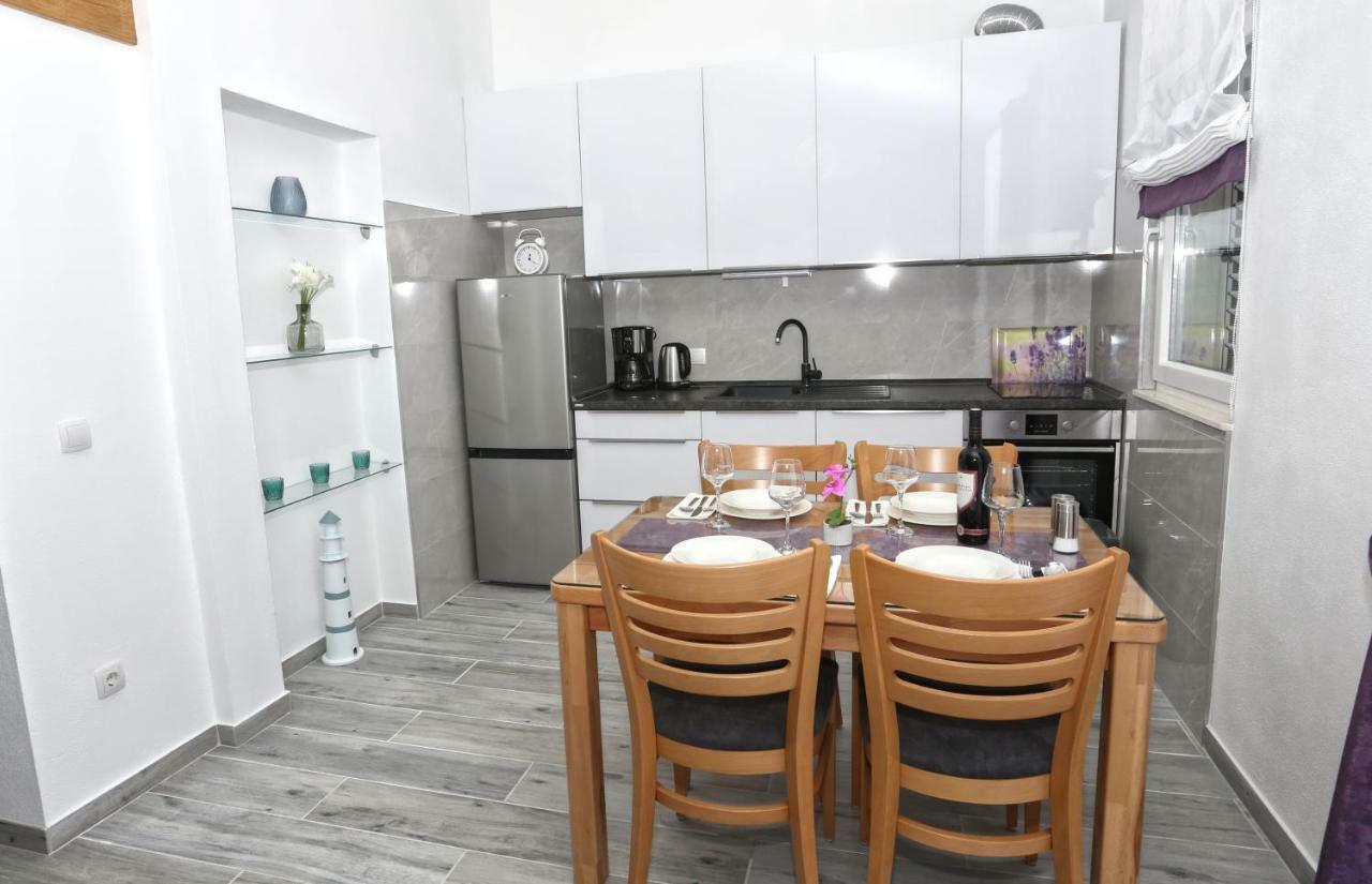 Apartman Kristian Trogir Exterior foto