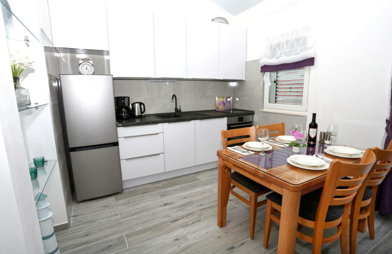 Apartman Kristian Trogir Exterior foto